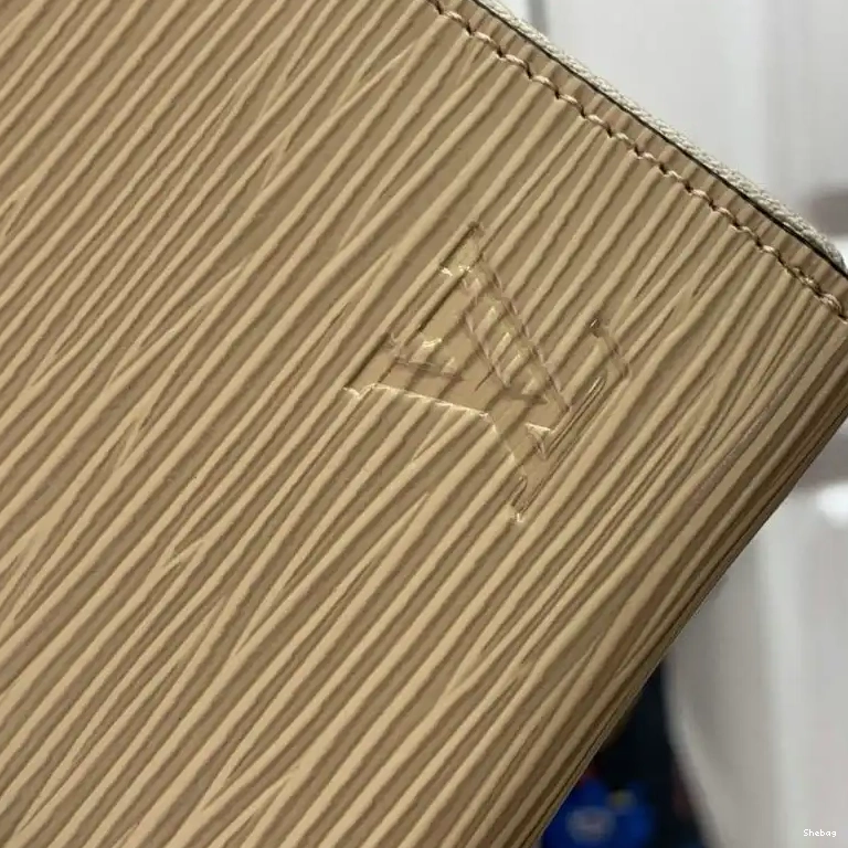 2010B570060 Bags LV 0525